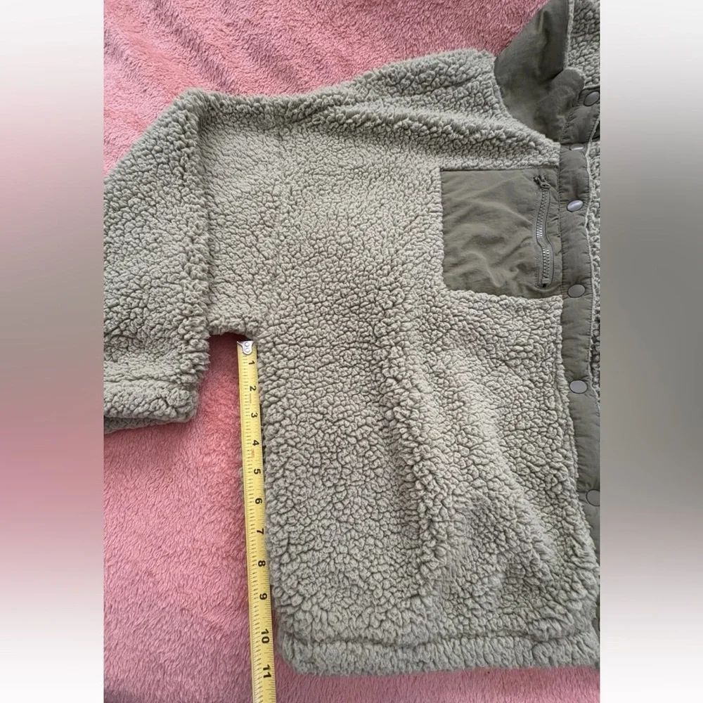 Gently Worn Pacsun Oversized Medium Olive Green Snap Up Sherpa Jacket - Picture 8 of 12